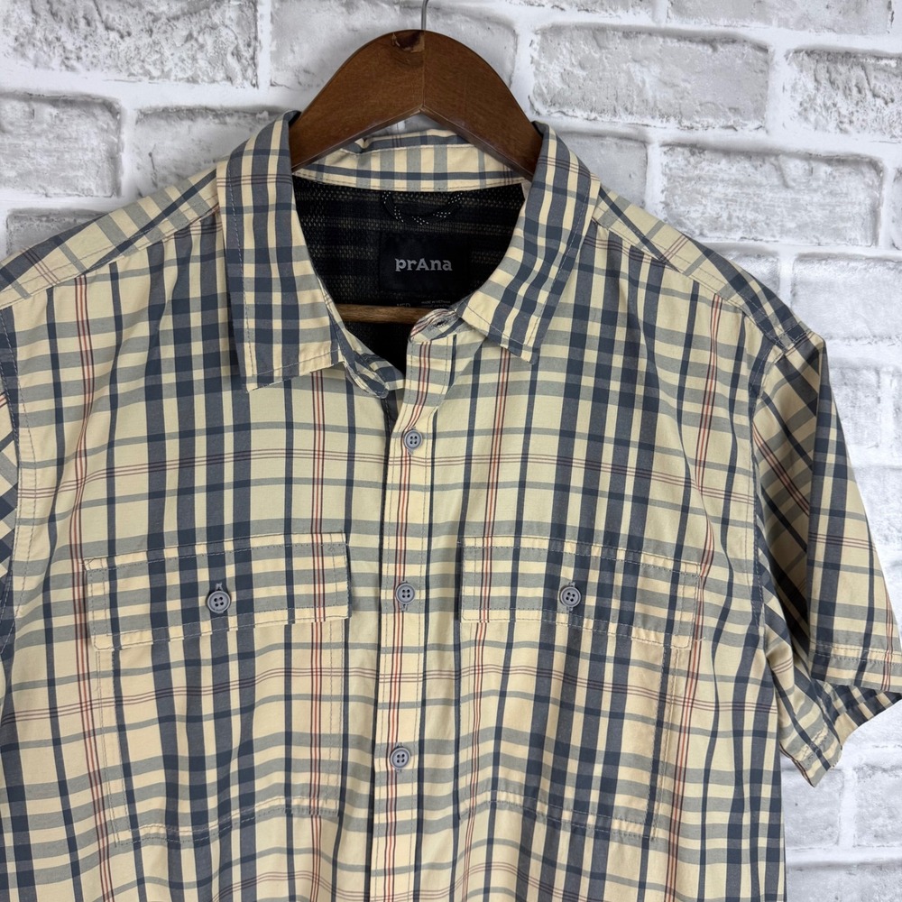 Prana Men Plaid Short Sleeve Button Down Shirt Tan Blue Mesh Yoke 1970431 Medium